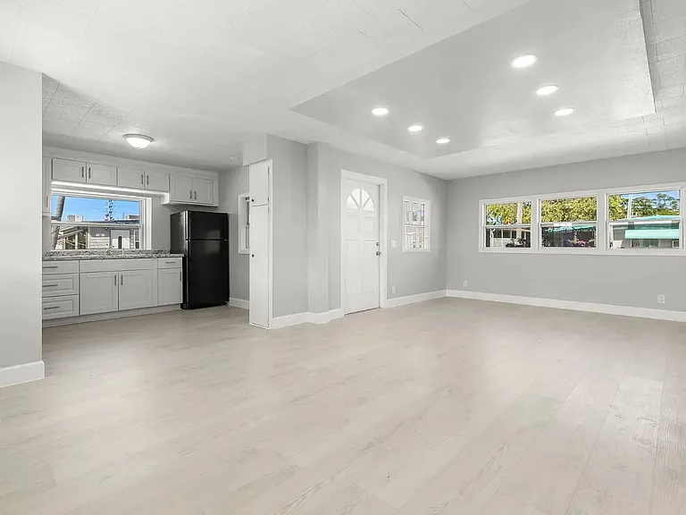 2505 E Bay Dr #88 — Photo 23