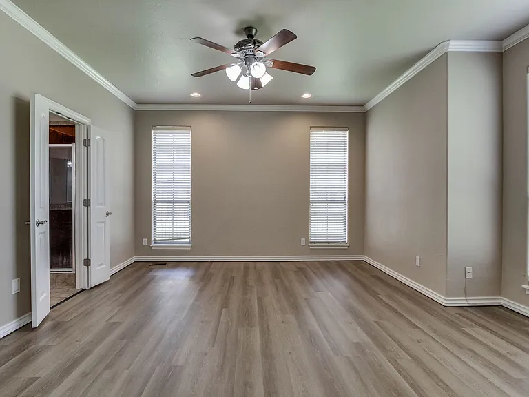 3341 Heritage Green Cir — Photo 50