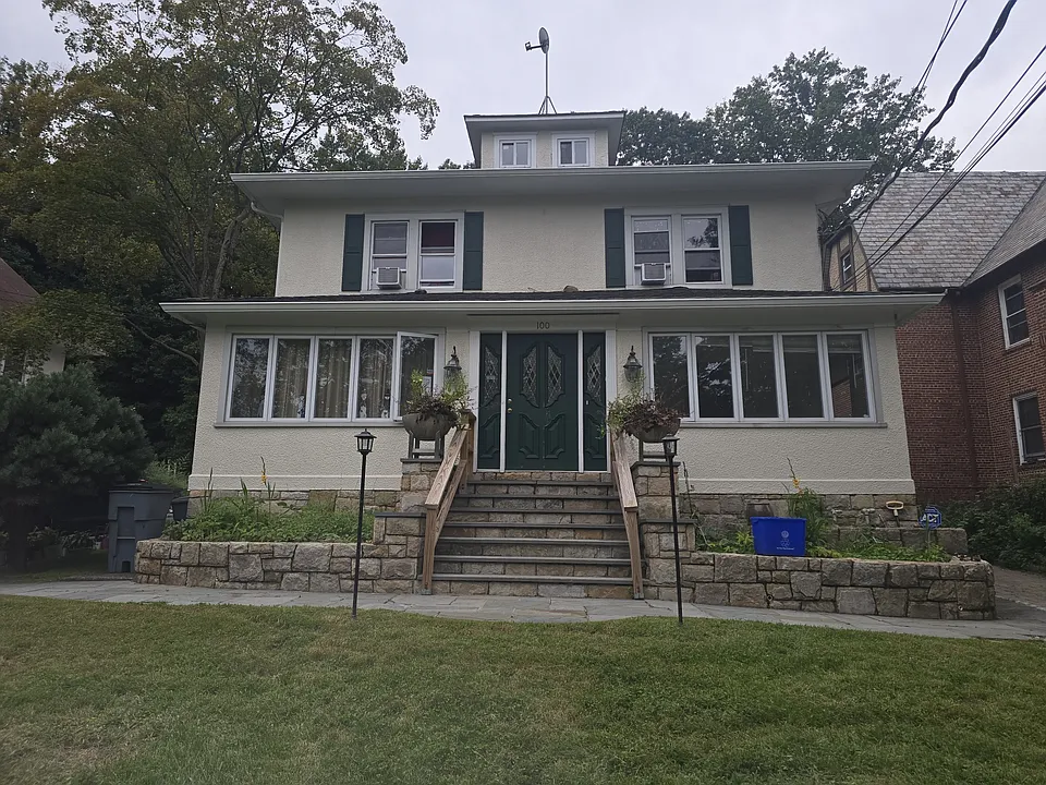 100 Hutchinson Blvd #1
