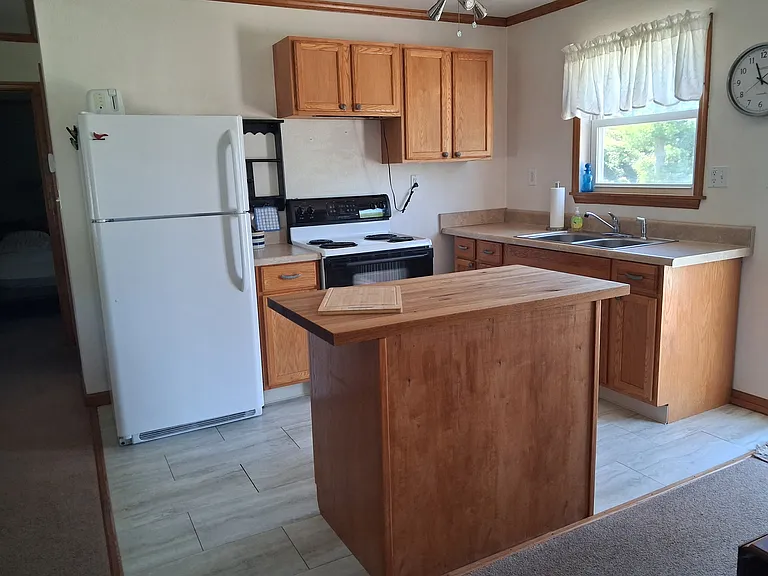 220 Riverview Ave — Photo 9