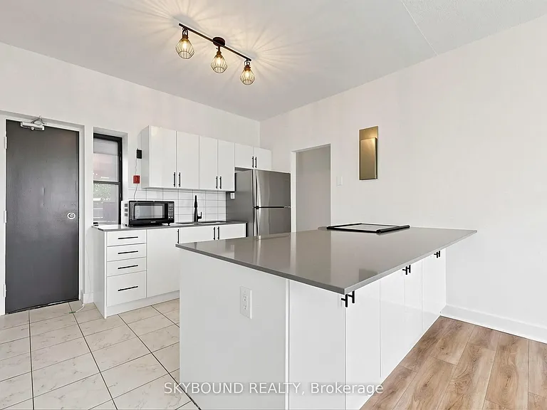 133 Wineva Ave #F — Photo 11