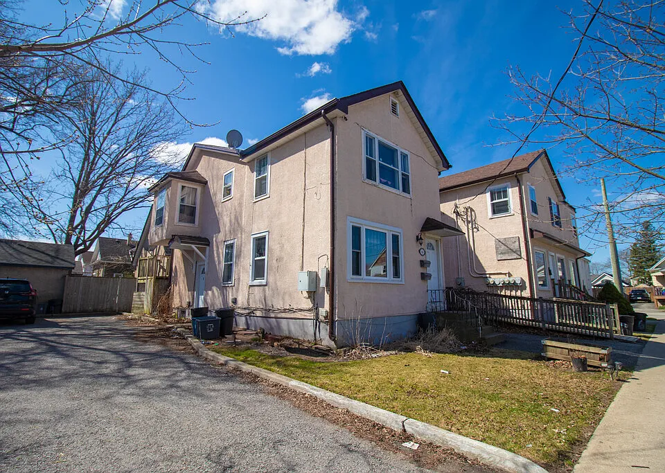 44 Rodman St #8
