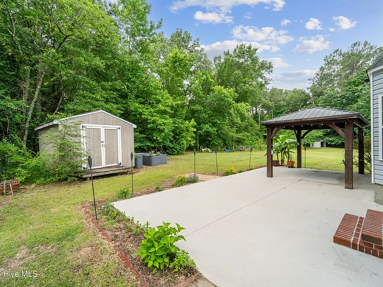 138 Briar Hollow Dr — Photo 16