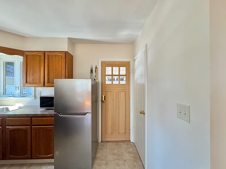139 Jefferson Hts #3 — Photo 7