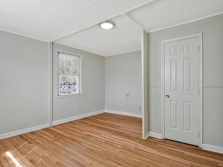 5700 Washington Blvd — Photo 8