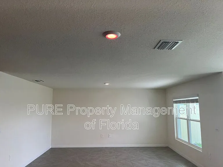 4828 SW 86th Ln — Photo 6