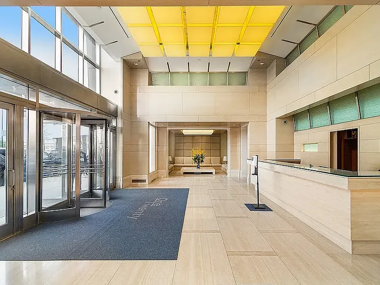 120 Riverside Blvd #Penthouse 1J — Photo 13