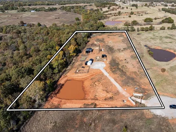 10529 184th St #1, Lindsay, OK 73052