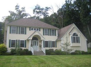 32 Washington Ridge Rd, East Granby, CT 06026