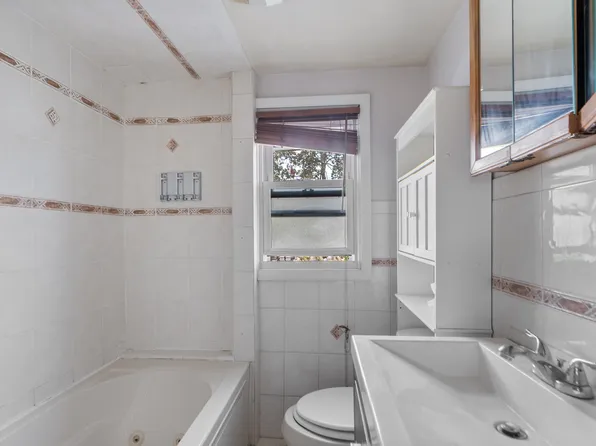 689 2nd Street image 16 of 22