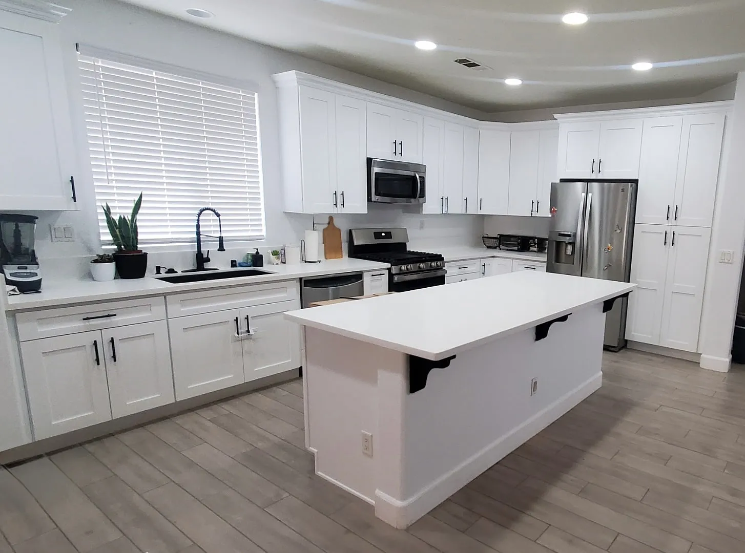 4 bed, 2020 sqft, $3,200 — Photo 4