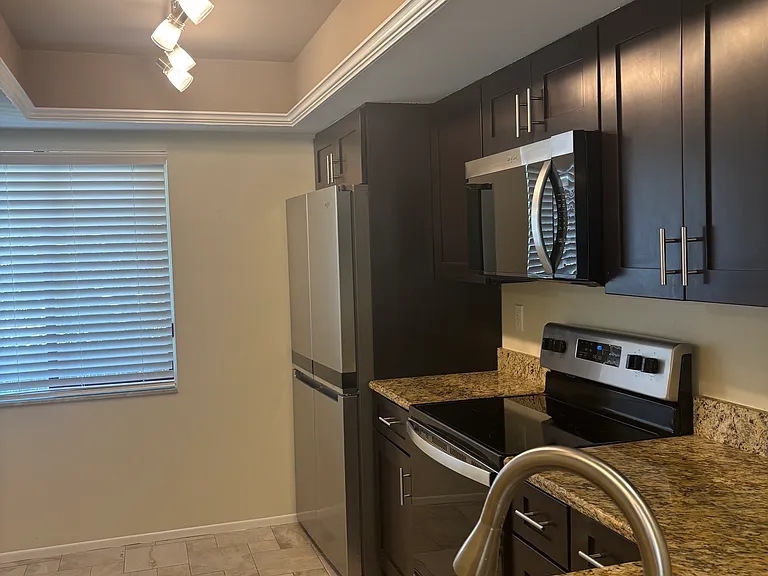 216 Caryl Way — Photo 6