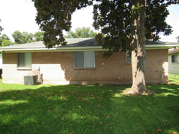 5th image of 518 Guyer St