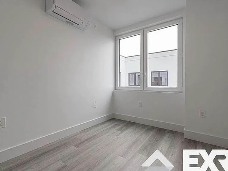 1634 Church Ave #704 — Photo 5