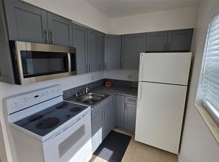 16951 NE 18th Ave APT 9, North Miami Beach, FL 33162