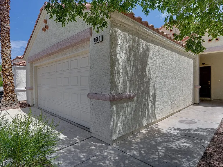 9660 Crystal Ridge Rd — Photo 4
