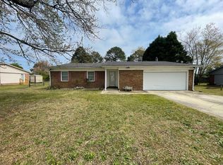 6518 Gristmill Rd, Fayetteville, NC 28314