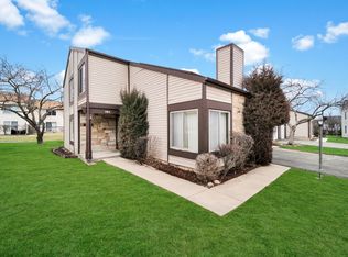 761 Colorado Ct, Carol Stream, IL 60188