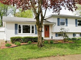 1504 E 18th St, Sterling, IL 61081