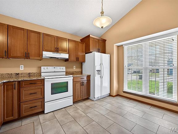 4th image of 3011 Plum Creek Dr