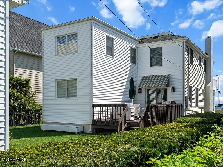305 Ocean Ave — Photo 35