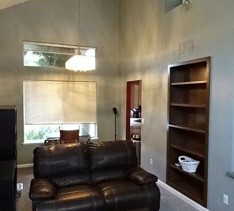 5th image of 201 Scrub Oak Ct