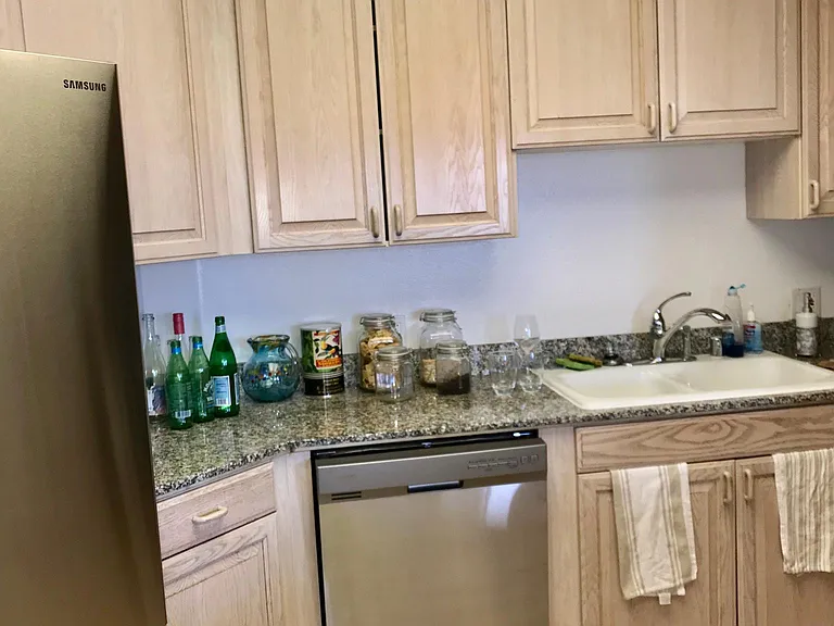8349 Blackburn Ave #302 — Photo 72