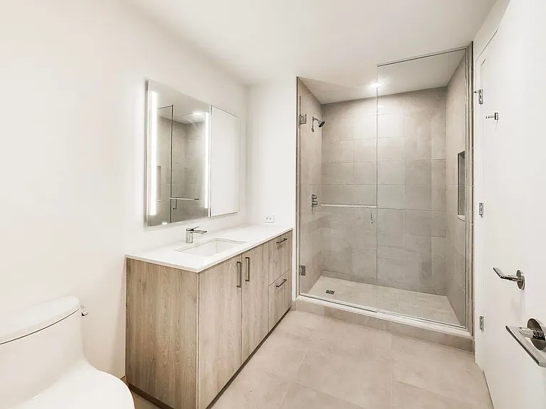 211 N Harbor Dr #403 — Photo 12