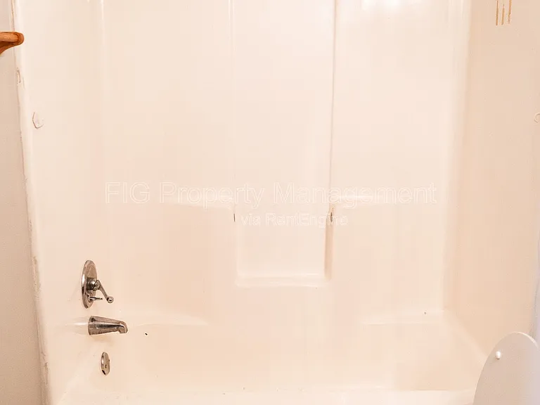 129 Hillcrest Dr #17 — Photo 11