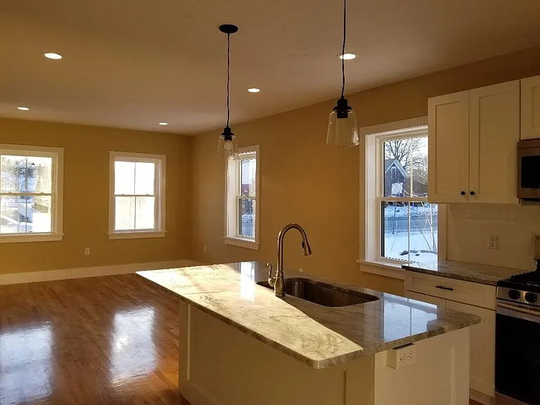 98 Main St #98 — Photo 3