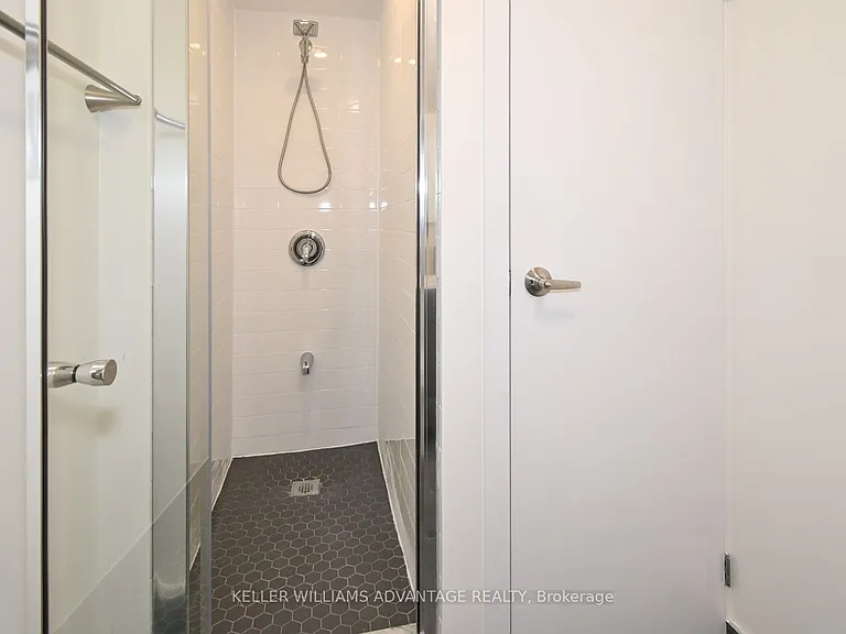 113 Woodbine Ave #UPPER — Photo 11