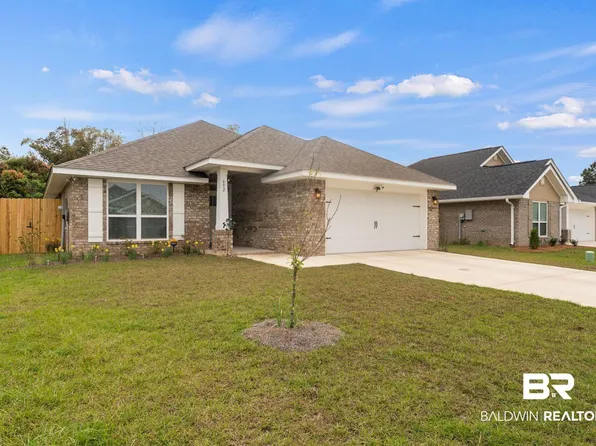 692 Mayflower Dr, Foley, AL 36535