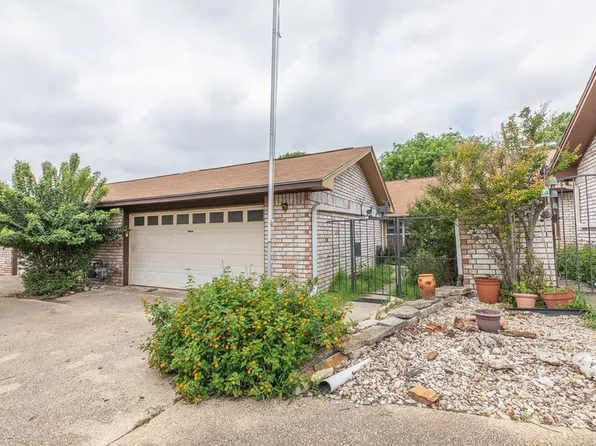 802 Lois St, Kerrville, TX 78028