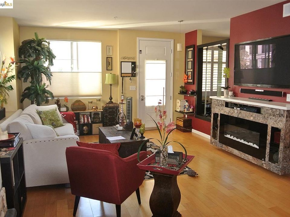 1st image of 88 E 6th St Unit 208