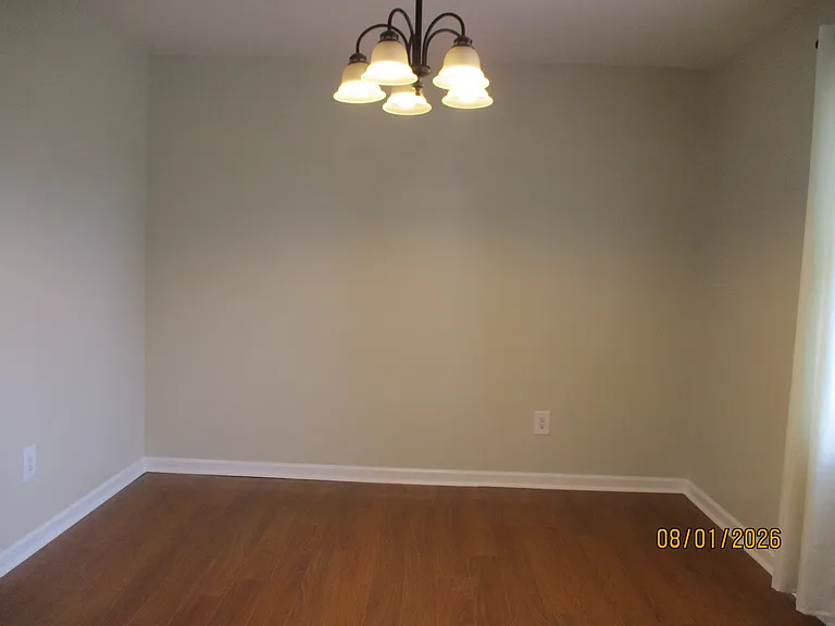 616 Langley Ct — Photo 2
