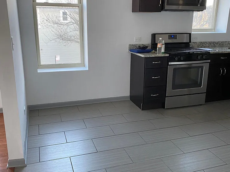 2301 W Cullerton St #2F — Photo 7