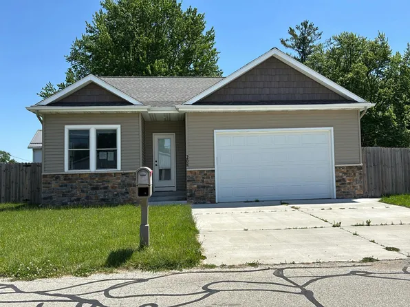 208 N Ecker Ave, Bourbon, IN 46504