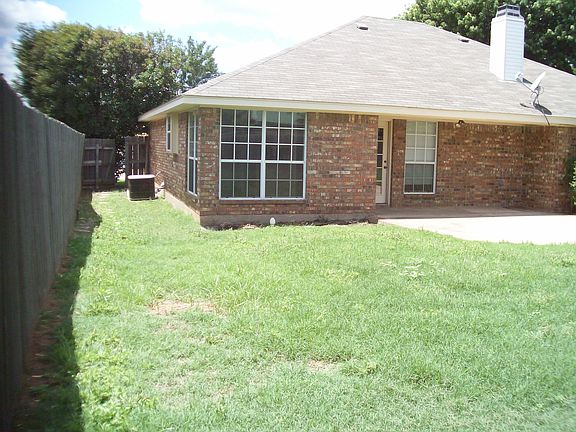 3rd image of 1203 Lisa Ln