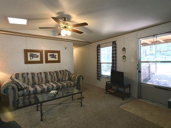 5th image of 2 Pine Ridge Pl