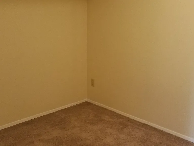 5037 Brooklyn Ave NE #A — Photo 5