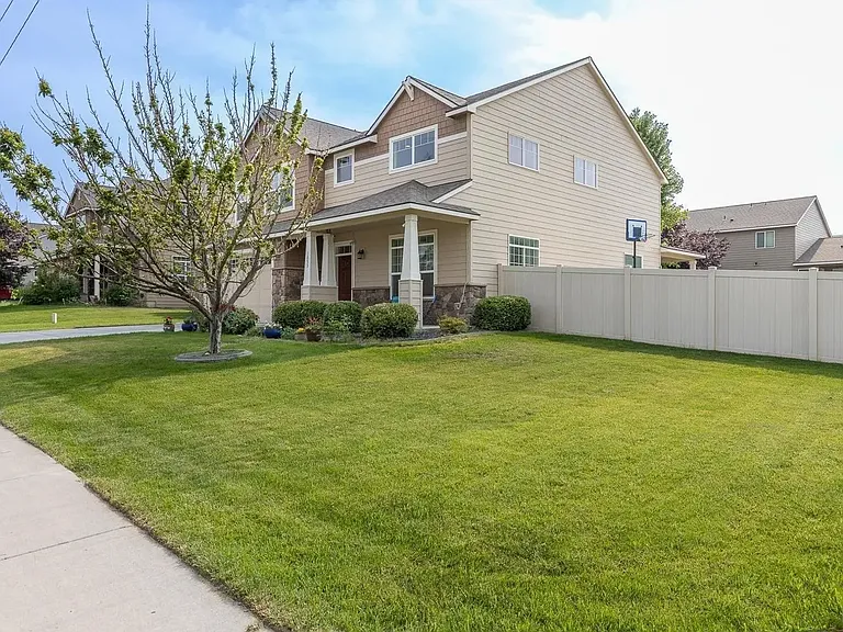 1653 Brantingham Rd — Photo 3