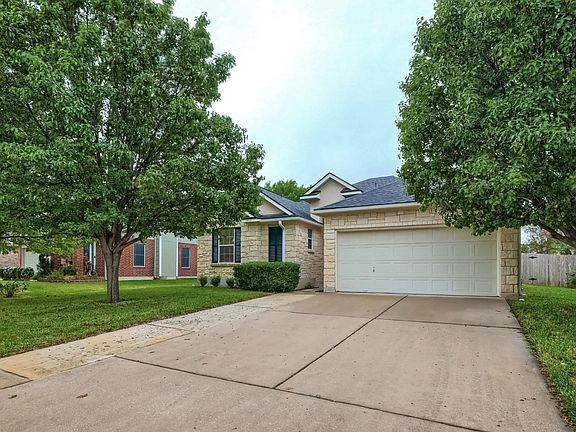 2nd image of 805 Camino Real Dr