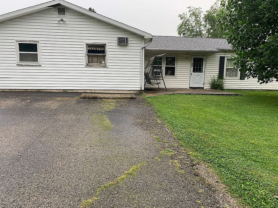 2nd image of 302 Marion Blvd