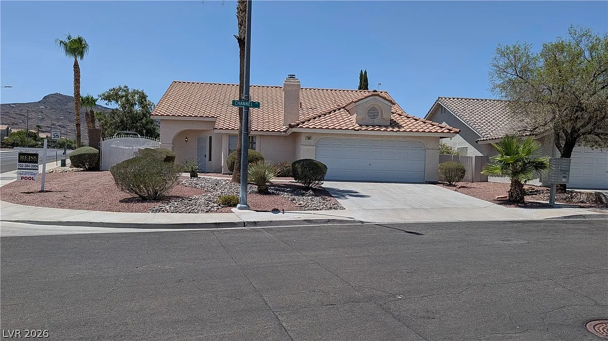 3 bed, 2.0 bath, 1802 sqft, $2,495 — Photo 1