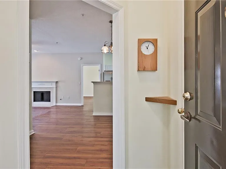 8102 Woodland Ln #8102 — Photo 6