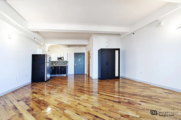 Rented by Batra Group Inc | media 29