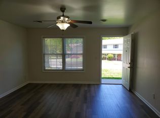 164 Village Dr, Carbondale, IL 62902