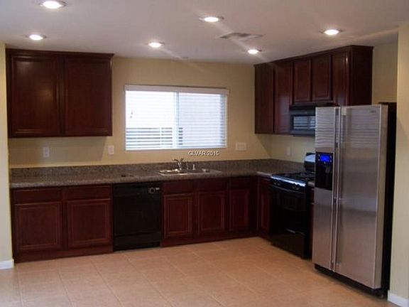 4th image of 9543 Spruce Pine Ct #0