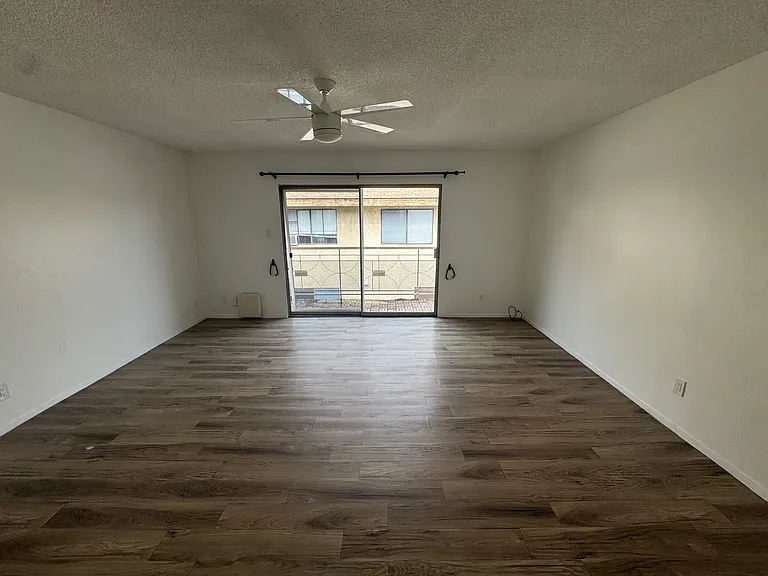546 Cherry Ave #10 — Photo 8