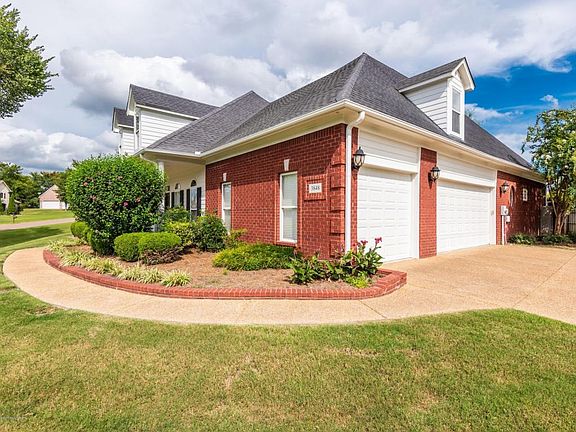 4th image of 3848 Woodcrest Dr